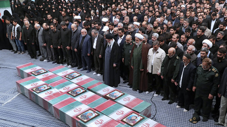 L'ayatollah Khamenei le 4 avril aux funérailles à Téhéran des soldats des Gardiens de la révolution tués le 1er avril dans la frappe imputée à Israël contre la section consulaire de l'ambassade d'Iran en Syrie (image d'illustration).
