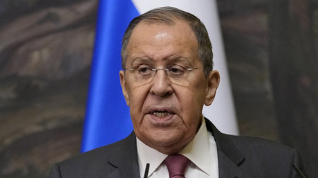 Conflit en Ukraine : «Nous ne ferons aucune pause dans les hostilités durant les négociations», prévient Lavrov