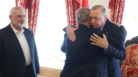 Ismaël Haniyeh et Khaled Mechaal reçus à Istanbul par le président Erdogan, le 20 avril 2024.
