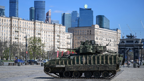 Russie : l’armée organise à Moscou une exposition avec des blindés occidentaux capturés