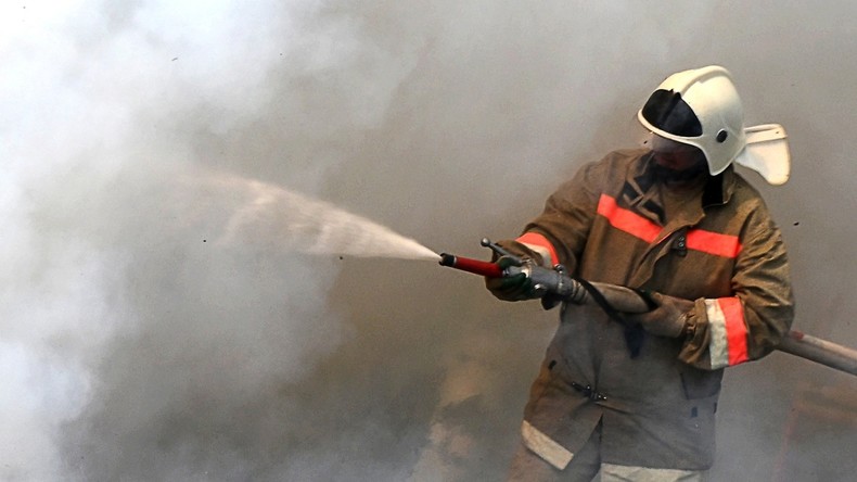 Russie: une attaque de drone ukrainien provoque un incendie à la raffinerie de Volgograd