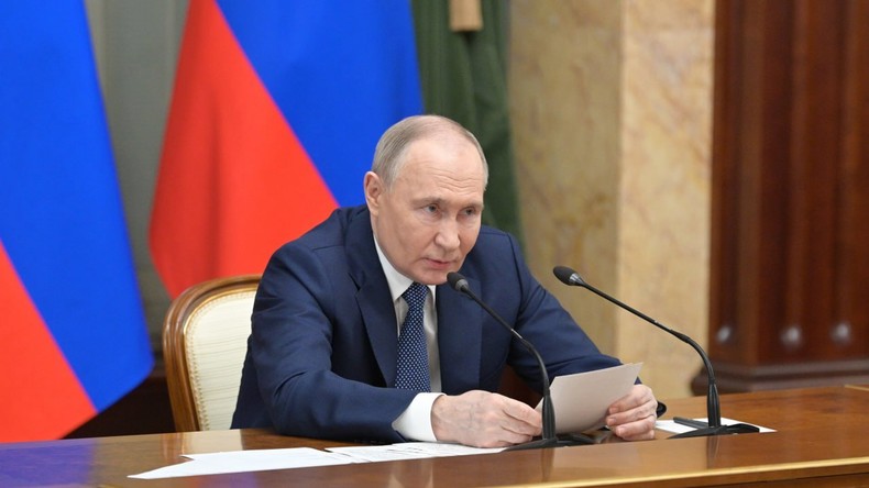EN DIRECT : Vladimir Poutine à la réunion du conseil de surveillance de l'Agence russe des initiatives stratégiques