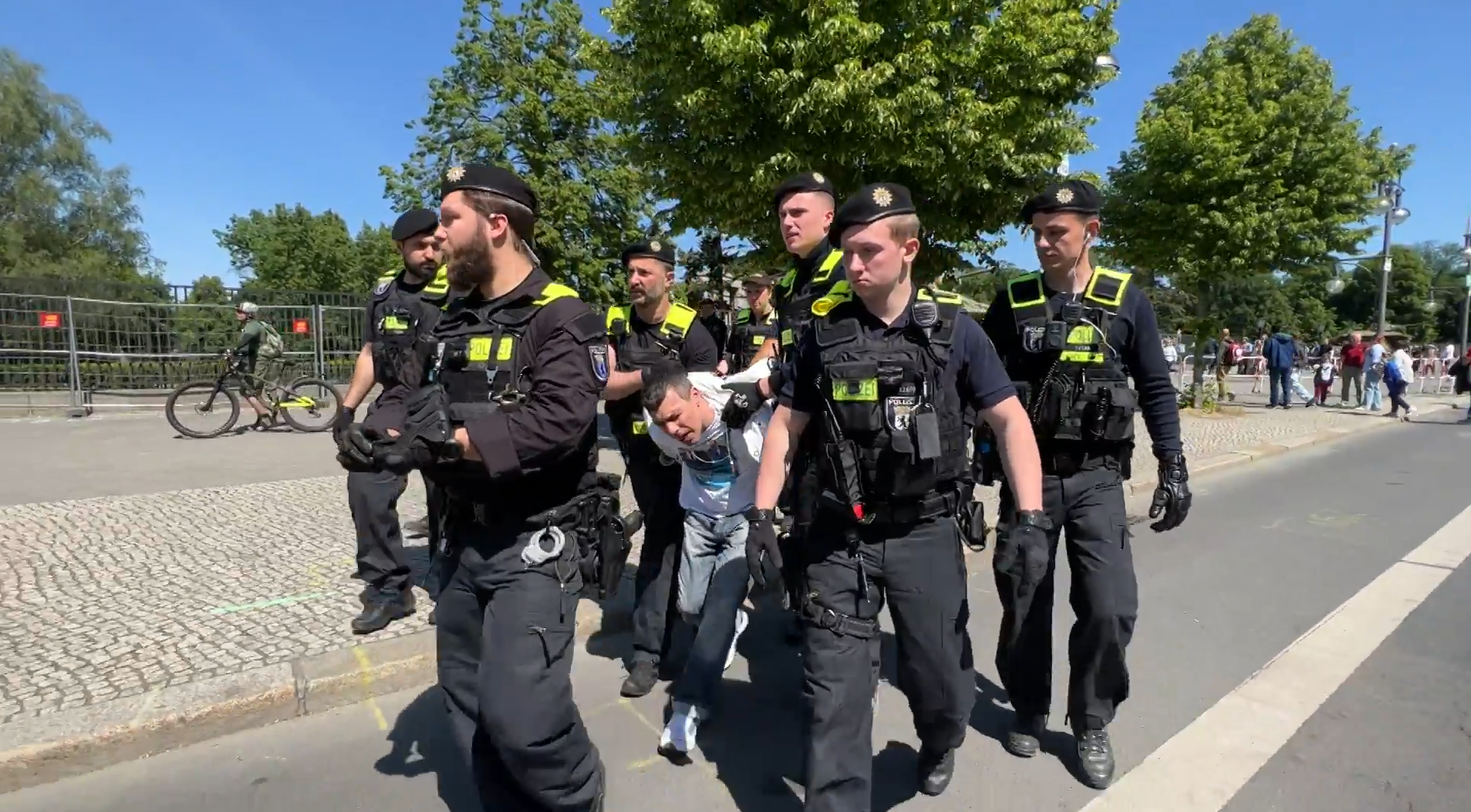 À Berlin, la police restreint les célébrations de la victoire sur le nazisme