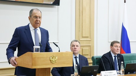 La Russie est prête à combattre l'Occident «sur le champ de bataille», prévient Lavrov