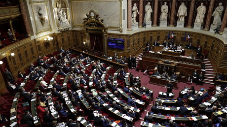 «C'est toi le cochon» : vive altercation à l'Assemblée nationale, sur fond de conflit au Proche-Orient