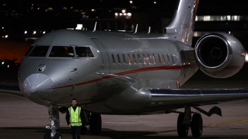 EN DIRECT : Julian Assange arrive en Australie après l'accord conclu avec les États-Unis