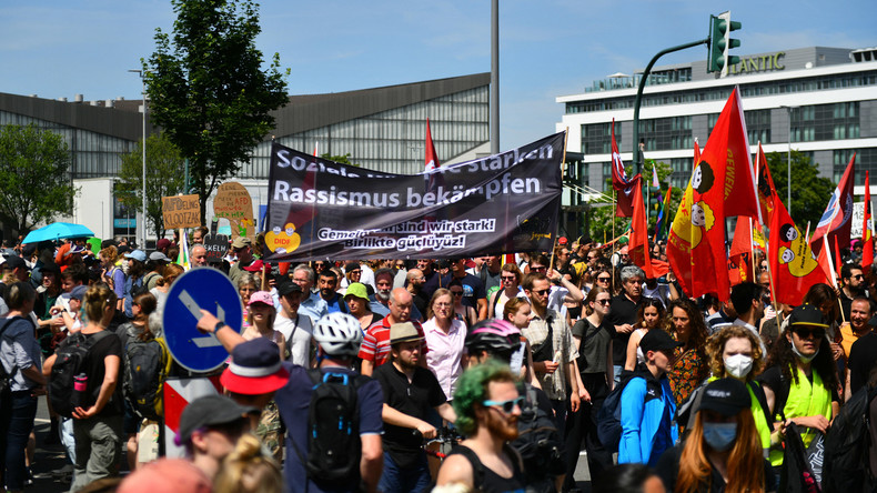EN DIRECT: rassemblement en Allemagne contre l'AfD