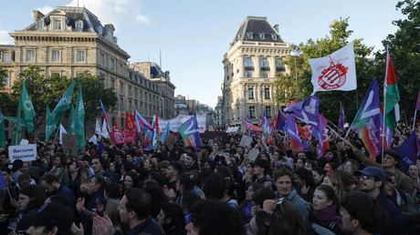 EN DIRECT : Manifestation à Paris contre le Rassemblement national