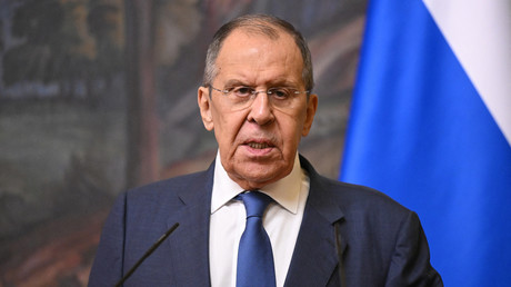 EN DIRECT : le ministre russe des Affaires étrangères Sergueï Lavrov s'adresse à la presse