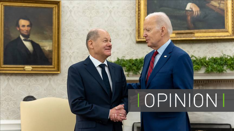 L’Allemagne est tout à fait heureuse de se peindre une cible dans le dos