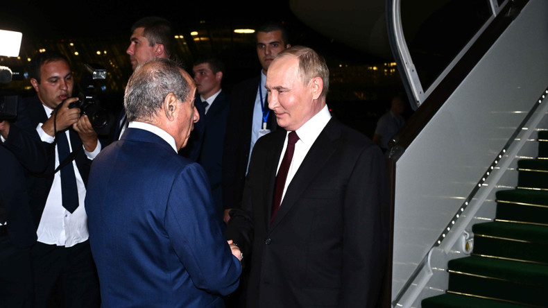 EN DIRECT : Poutine arrive à Bakou avant de s'entretenir avec Aliev