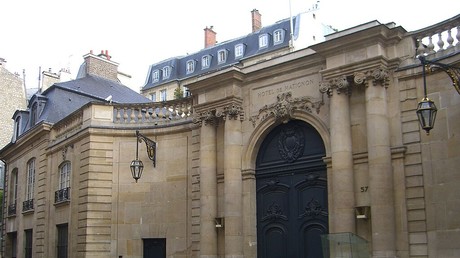 Nomination du Premier ministre : Lucie Castets recule sur le Smic et l'ISF, les critiques fusent