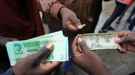 Au Zimbabwe, la dédollarisation en marche