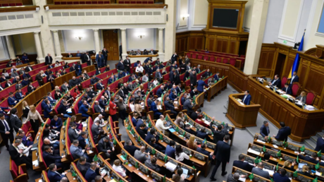 Ukraine : le Parlement interdit l'Église orthodoxe canonique, accusée d’être proche de la Russie