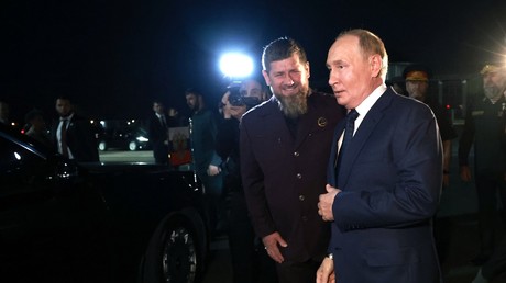 Poutine est arrivé en Tchétchénie, Kadyrov l'a accueilli à l'aéroport de Grozny