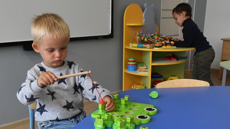 Après les Ephad, les crèches ? Un livre-enquête dénonce la «stratégie low-cost» de leaders du marché français