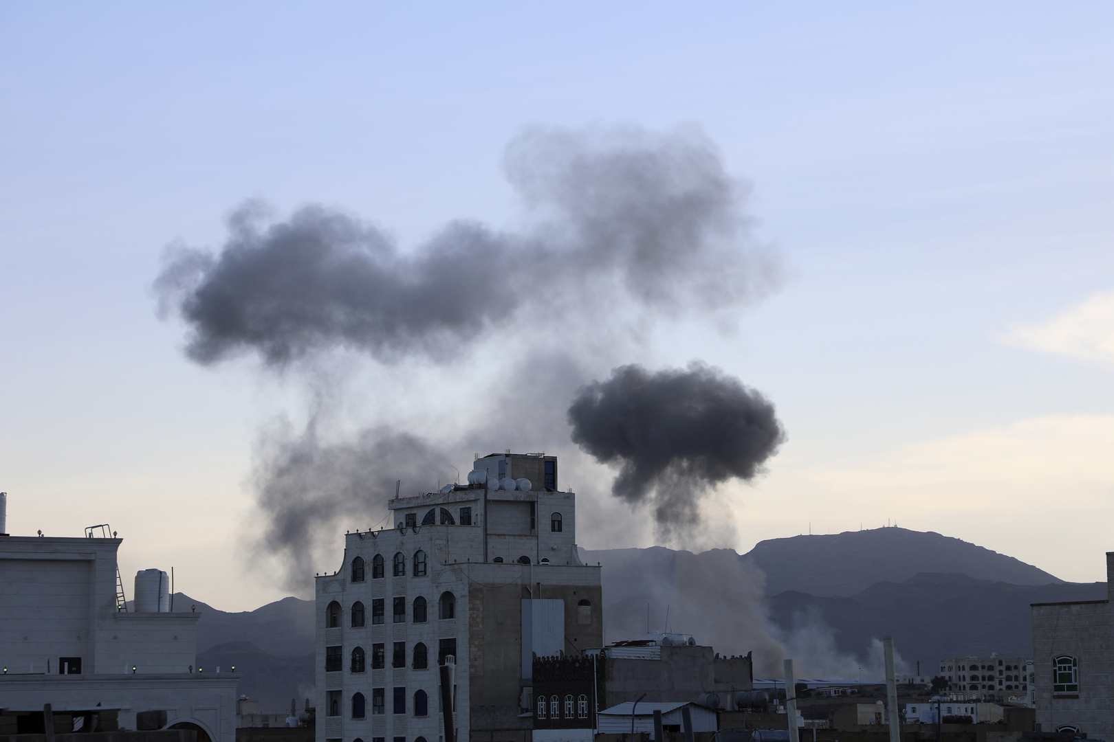 Yémen : les forces américaines bombardent plusieurs infrastructures des Houthis