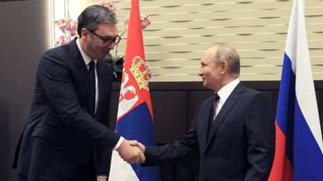 Vladimir Poutine et Aleksandar Vucic s’entretiennent pour la première fois depuis deux ans et demi