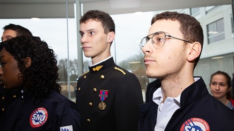 Le Service National Universel d’Emmanuel Macron bientôt aux oubliettes ?