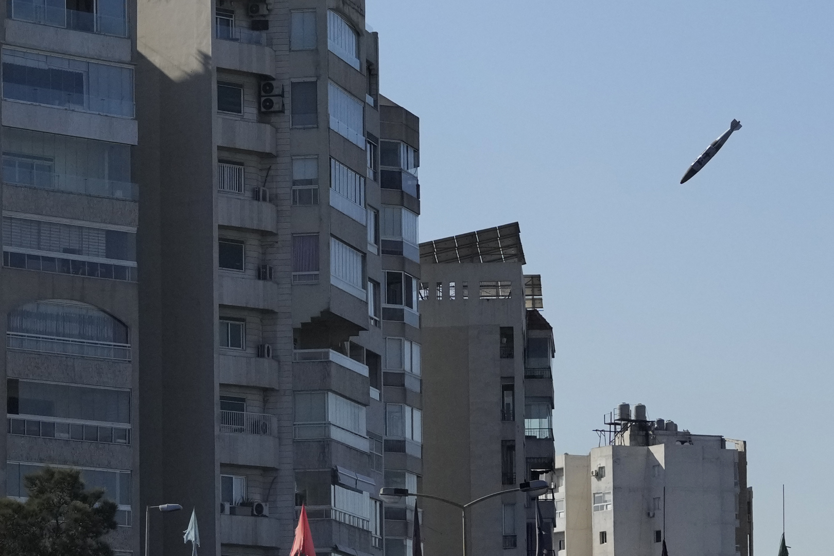 L'aviation israélienne bombarde la banlieue sud de Beyrouth et les environs de l'aéroport (VIDÉOS)