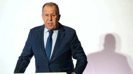 Ukraine : «Plus Kiev foulera aux pieds les accords, moins il lui restera de territoire», affirme Lavrov