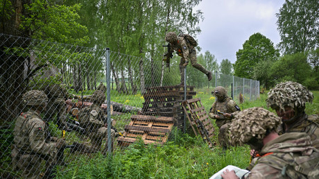 La Lettonie envisage d'introduire la conscription obligatoire pour les femmes d'ici 2028