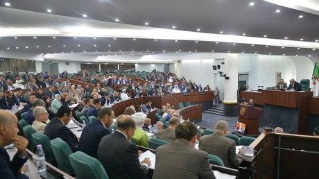 Algérie : des députés présentent un projet de loi interdisant les sociétés étrangères «ayant des liens avec Israël»