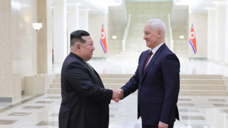 Le ministre russe de la Défense transmet «les meilleurs vœux» de Vladimir Poutine à Kim Jong-un (VIDÉO)