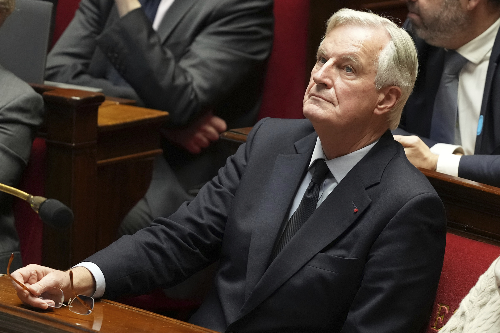 «Pitoyable», «naufrage», «homme seul» : les oppositions étrillent Michel Barnier