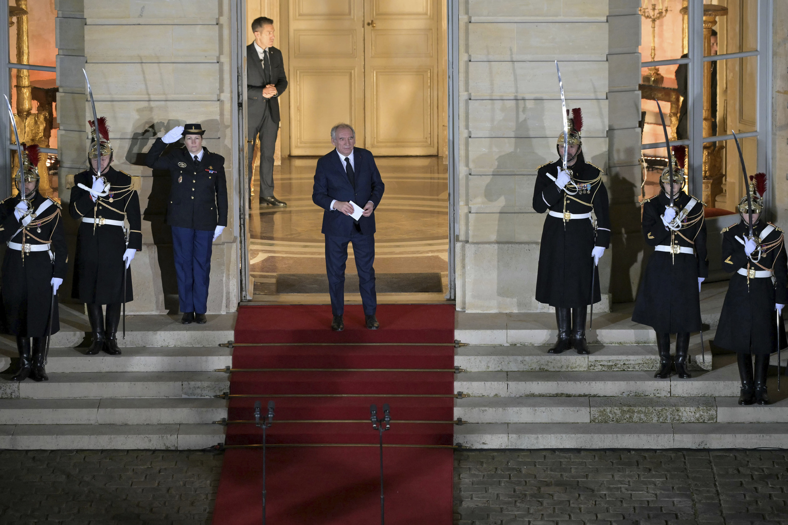 François Bayrou reporte encore l'annonce de son gouvernement — RT en