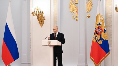 Journée des héros de la patrie : Vladimir Poutine célèbre le courage des militaires russes dans l'opération militaire spéciale en Ukraine