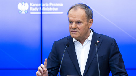 Tusk menace Orban de «conséquences» s'il met son veto à l'extension des sanctions contre la Russie