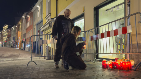 Autriche : un mort et cinq blessés dans une attaque au couteau à Villach, l’assaillant arrêté tout sourire