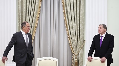 Sergueï Lavrov et un conseiller de Vladimir Poutine s'envolent pour Riyad pour des pourparlers avec des responsables américains