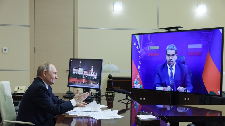 Vladimir Poutine invite Nicolas Maduro à Moscou pour les célébrations du 9 mai