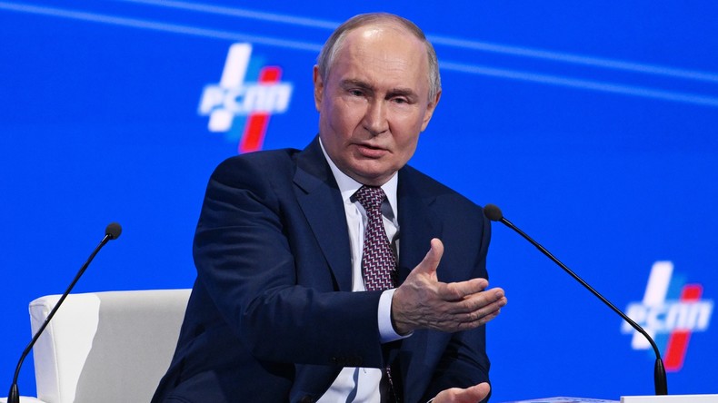 Poutine se demande pourquoi le G7 est appelé «grand» en russe