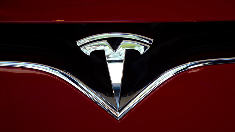 Les autorités canadiennes gèlent les remises sur les voitures électriques Tesla
