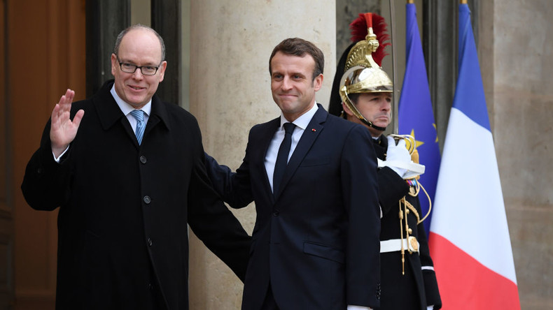 Le président français Emmanuel Macron et le prince Albert II de Monaco