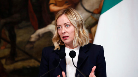 Première ministre italienne : Rome n'enverra pas de casques bleus en Ukraine