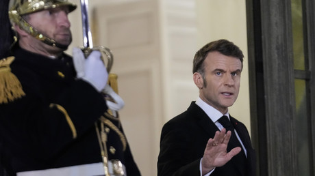 Déclarations guerrières d’Emmanuel Macron : la classe politique française divisée