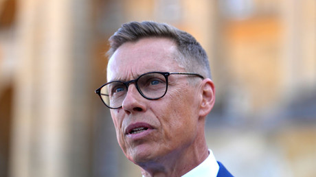 «Il est trop tôt pour parler de déployer des troupes» en Ukraine, selon le président finlandais Alexander Stubb