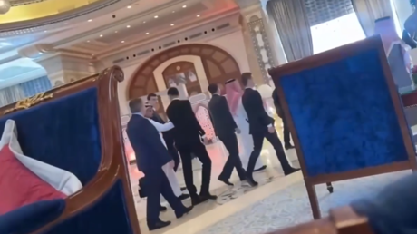 Des négociations russo-américaines à huis clos débutent à Riyad (VIDEO)