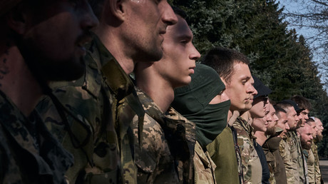 Opération séduction : l’armée ukrainienne attire les jeunes Ukrainiens en leur promettant des réussites sentimentales