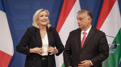 «Je suis Marine !» : Orban affiche son soutien à Marine Le Pen après sa condamnation