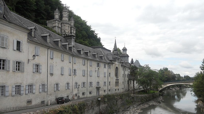 Affaire Bétharram : le témoignage choc de la fille de François Bayrou ravive le scandale