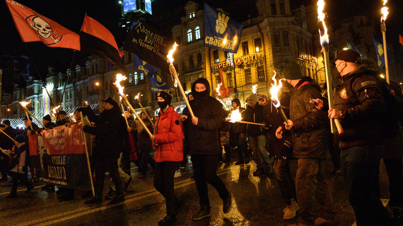 Peskov : en Allemagne, les «politiciens ferment les yeux sur le fait que des nazis se promènent» dans les villes d’Ukraine