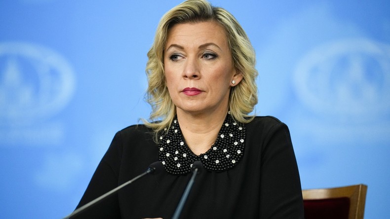 Maria Zakharova qualifie de banditisme les menaces de l’UE contre Aleksandar Vucic pour sa visite à Moscou le 9 mai