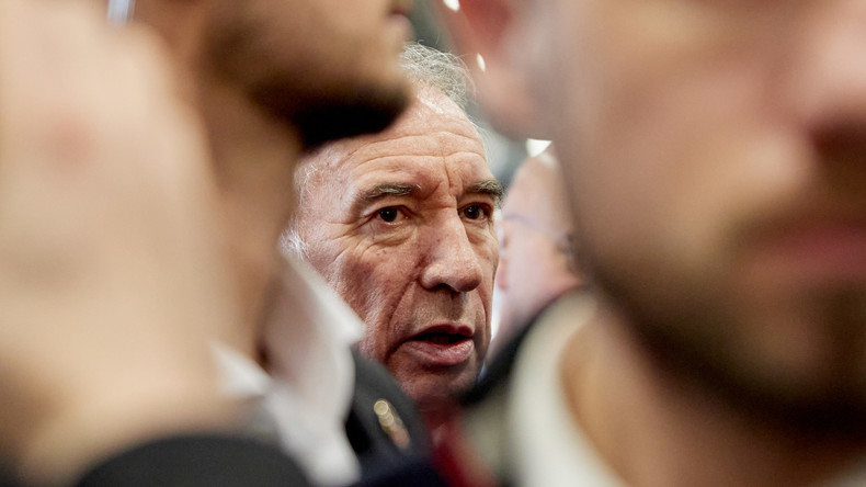 Sondage : François Bayrou, Premier ministre français le plus impopulaire «depuis 1981»