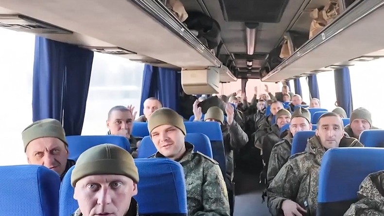 Vladimir Poutine salue le rôle d’Abou Dhabi dans les échanges de prisonniers entre la Russie et l’Ukraine