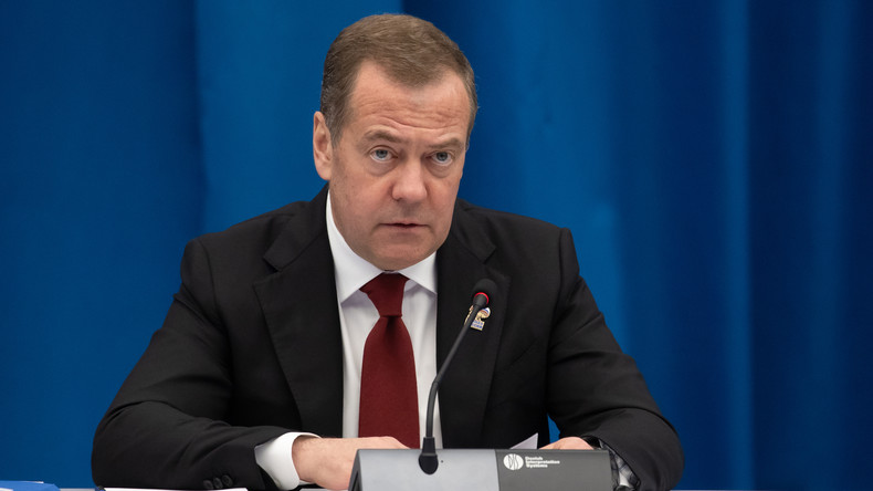 Affirmations de Trump sur la Seconde Guerre mondiale : une «ineptie pathétique», tance Medvedev